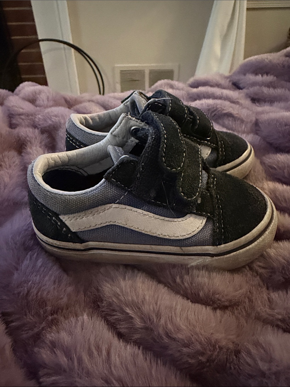 Vans Kids Low Top Velcro Sneakers in Blue and White